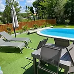 לינה וארוחת בוקר Cocooning Chez Sabine 3*